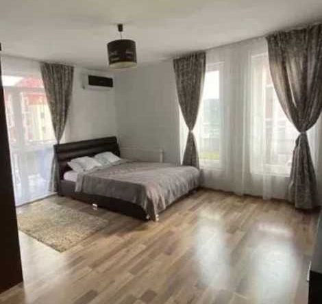 Дава се под наем Тристаен апартамент в Пловдив, Център - 74 кв.м за 255 € - Снимка #1