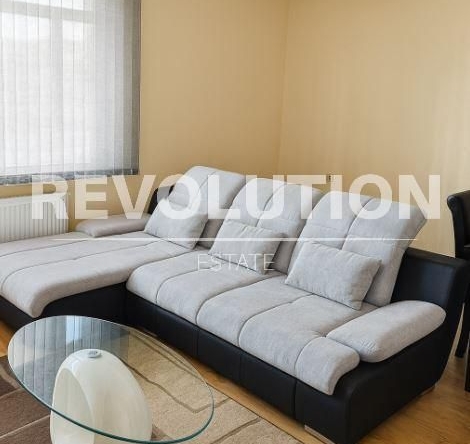 Дава се под наем Двустаен апартамент в Варна, Цветен квартал - 65 кв.м за 450 € - Снимка #1