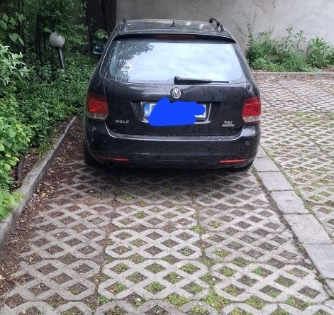 Дава се под наем Гараж / Паркомясто в София, Медицинска академия - 20 кв.м за 137.7 € - Снимка #1