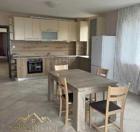 Дава се под наем Тристаен апартамент в Велико Търново, Център - 110 кв.м за 408 € - Снимка #1