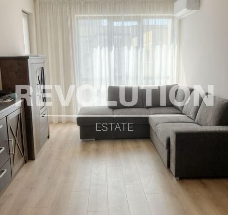 Дава се под наем Двустаен апартамент в Варна, Цветен квартал - 62 кв.м за 500 € - Снимка #1