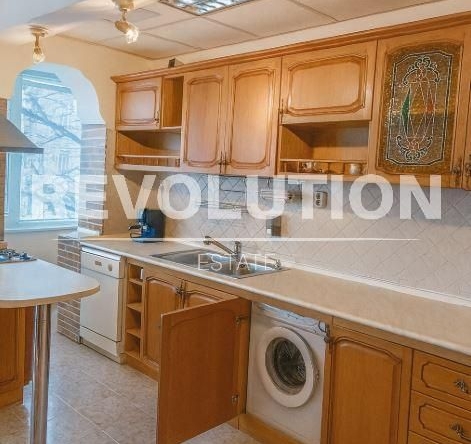 Дава се под наем Тристаен апартамент в Варна, Спортна зала - 85 кв.м за 700 € - Снимка #1