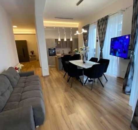Дава се под наем Двустаен апартамент в Пловдив, Коматево - 65 кв.м за 234.6 € - Снимка #1
