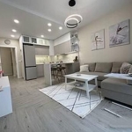 Дава се под наем Двустаен апартамент в София, Хладилника - 75 кв.м за 800 € - Снимка #1