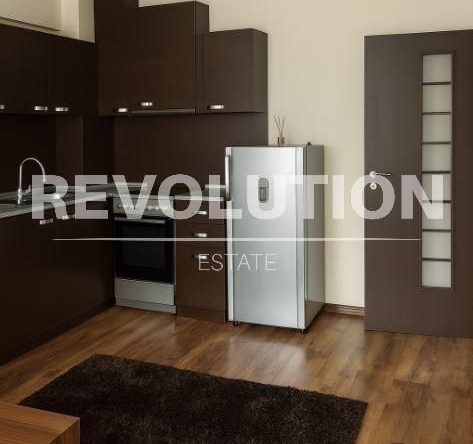 Дава се под наем Двустаен апартамент в Варна, Окръжна болница - 68 кв.м за 500 € - Снимка #1