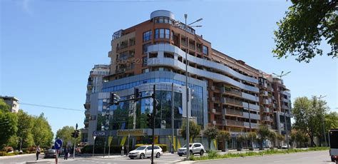 Тристаен апартамент в Бургас, Център - 94 кв.м за 2605 €/кв.м - Снимка #1