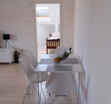 Дава се под наем Двустаен апартамент в Пловдив, Каменица 1 - 74 кв.м за 280.5 € - Снимка #1