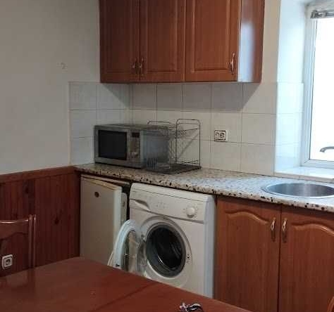 Дава се под наем Едностаен апартамент в Ямбол, Център - 45 кв.м за 183.6 € - Снимка #1