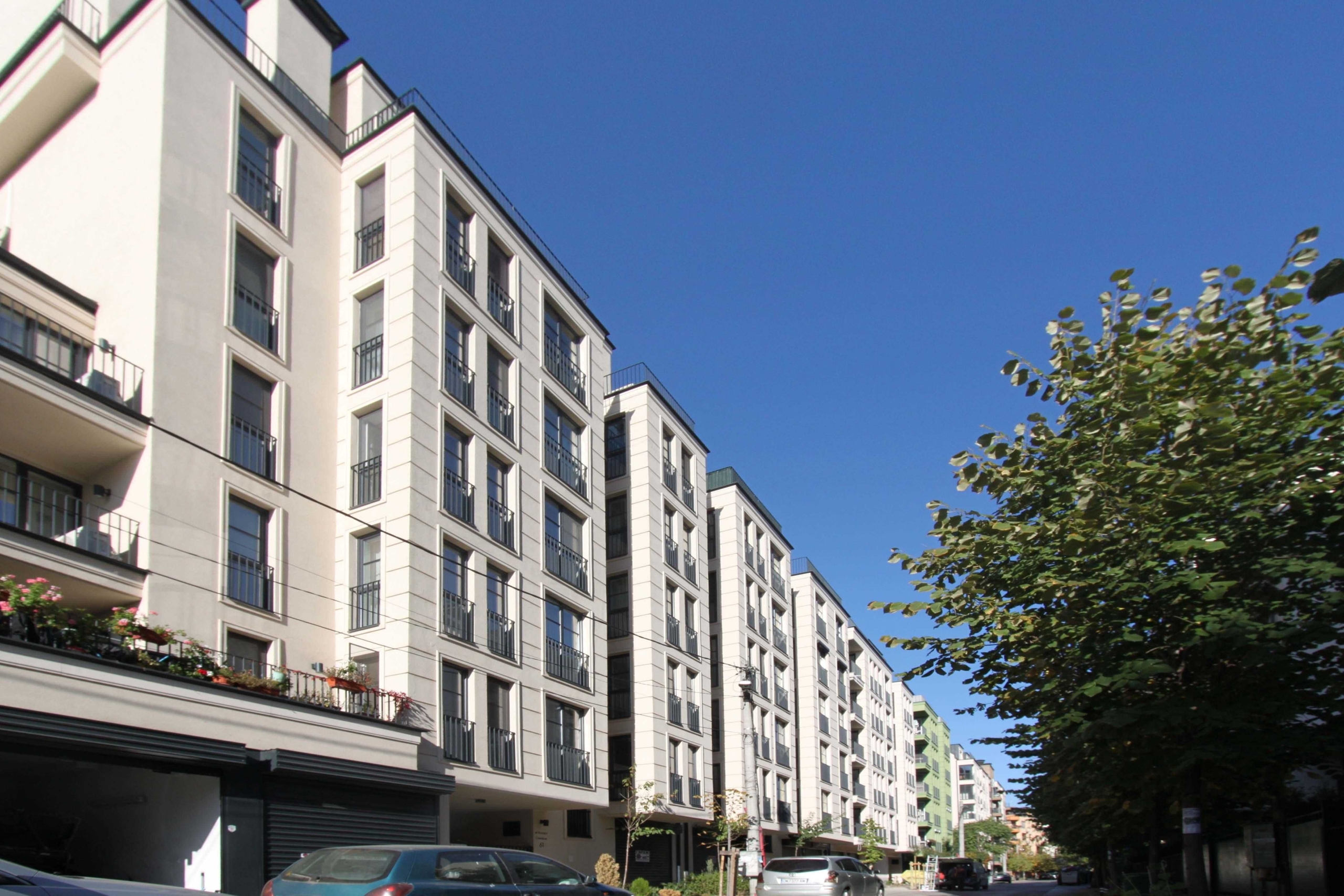 Двустаен апартамент в София, Студентски град - 67 кв.м за 2105 €/кв.м - Снимка #1