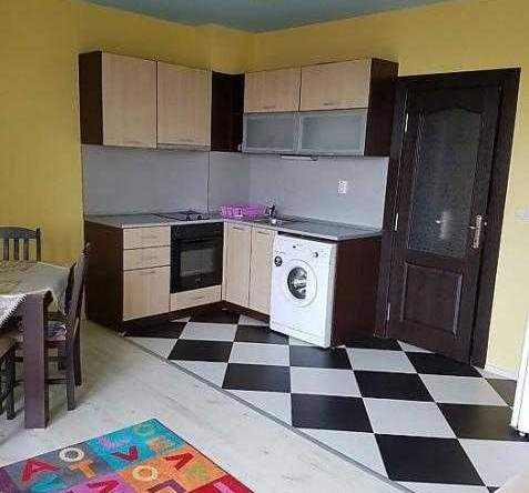 Дава се под наем Двустаен апартамент в Бургас, Лазур - 70 кв.м за 433.5 € - Снимка #1