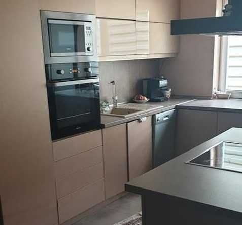 Дава се под наем Тристаен апартамент в Пловдив, Кършияка - 90 кв.м за 339.15 € - Снимка #1