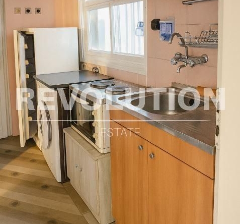 Дава се под наем Двустаен апартамент в Варна, Цветен квартал - 40 кв.м за 225 € - Снимка #1