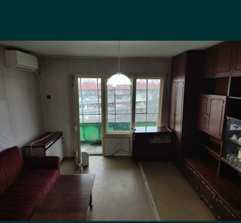 Дава се под наем Тристаен апартамент в Търговище, Център - 75 кв.м за 204 € - Снимка #1