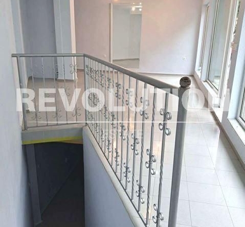 Дава се под наем Магазин в Варна, Център - 60 кв.м за 548.25 € - Снимка #1