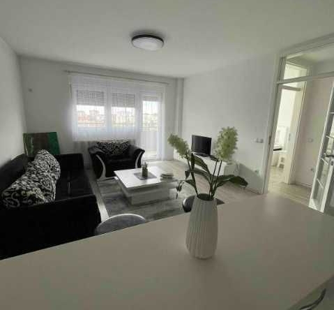 Двустаен апартамент в София, Слатина - 75 кв.м за 1720 €/кв.м - Снимка #1