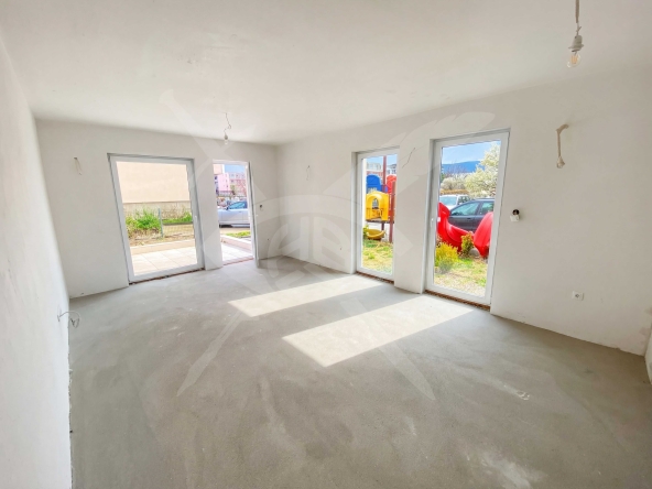 Тристаен апартамент в Пловдив, Остромила - 131 кв.м за 648 €/кв.м - Снимка #1