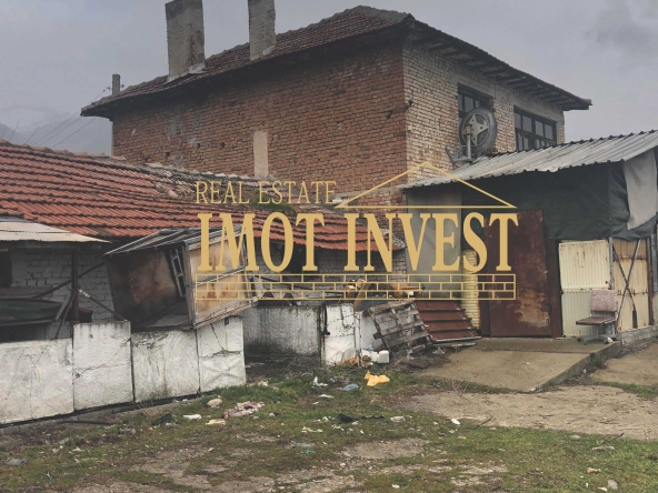 Промишлена сграда в Карлово - 600 кв.м за 196 €/кв.м - Снимка #1