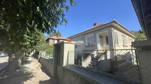 Къща в Калофер - 140 кв.м за 1072 €/кв.м - Снимка #1