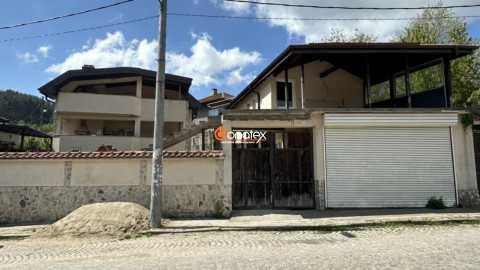 Къща в Калофер - 666 кв.м за 475 €/кв.м - Снимка #1