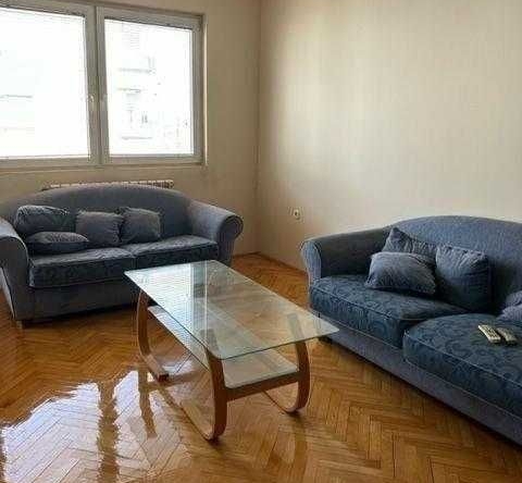 Тристаен апартамент в Бургас, Възраждане - 82 кв.м за 1657 €/кв.м - Снимка #1