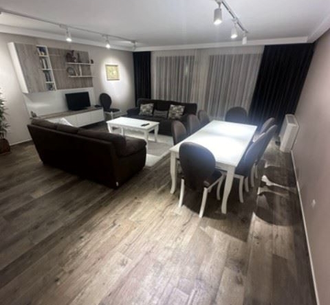 Дава се под наем Тристаен апартамент в София, Бояна - 120 кв.м за 816.51 € - Снимка #1