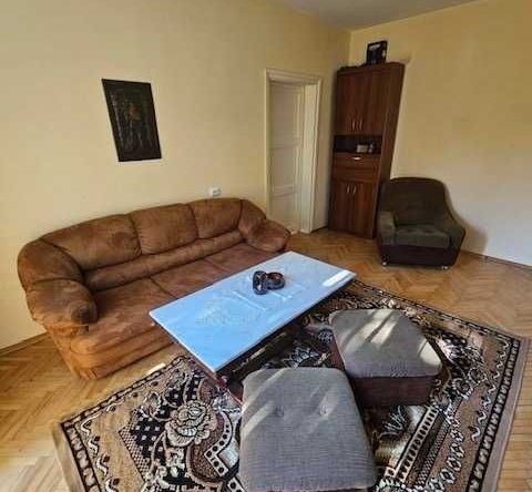 Дава се под наем Двустаен апартамент в Русе, Алеи Възраждане - 43 кв.м за 178.5 € - Снимка #1