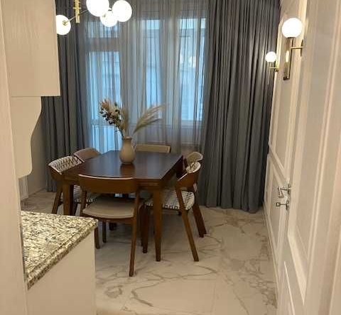 Двустаен апартамент в София, Център - 79 кв.м за 6102 €/кв.м - Снимка #1