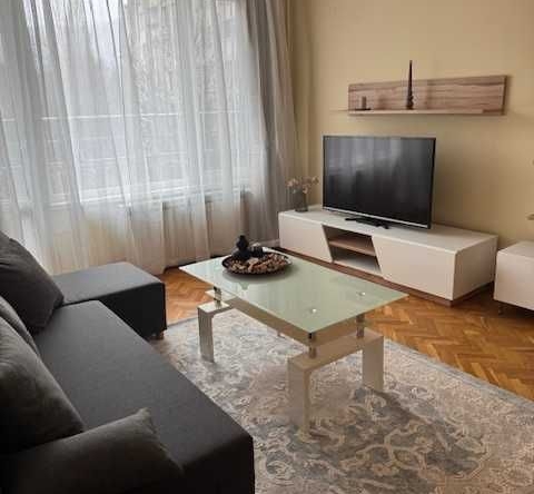 Двустаен апартамент в София, Лозенец - 65 кв.м за 2040 €/кв.м - Снимка #1