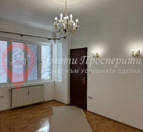 Дава се под наем Офис в София, Център - 70 кв.м за 698.19 € - Снимка #1