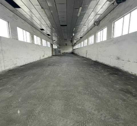 Дава се под наем Склад в с. Камбурово, Област Търговище - 534 кв.м за 918 € - Снимка #1