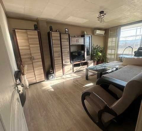 Двустаен апартамент в Казанлък - 75 кв.м за 742 €/кв.м - Снимка #1