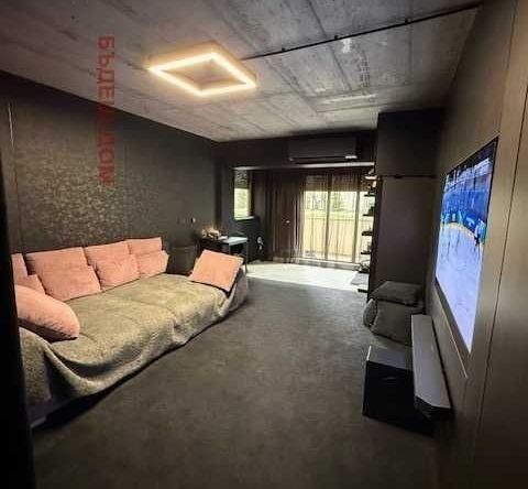 Дава се под наем Двустаен апартамент в София, Надежда 2 - 81 кв.м за 413.61 € - Снимка #1