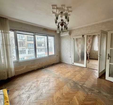 Четиристаен апартамент в Бургас, Център - 90 кв.м за 1185 €/кв.м - Снимка #1