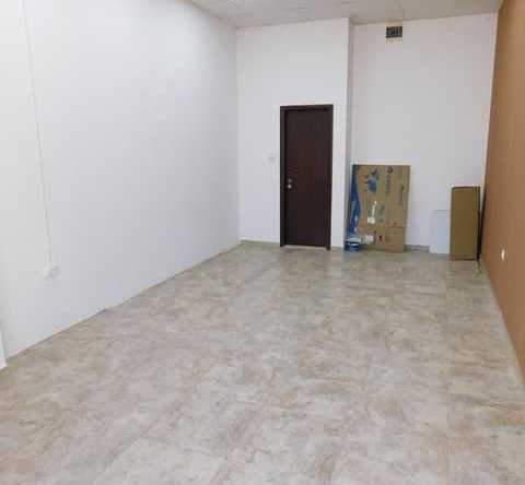 Дава се под наем Магазин в Търговище, Център - 30 кв.м за 178.5 € - Снимка #1