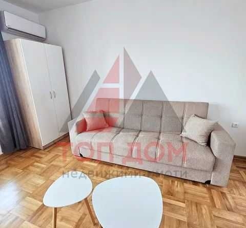 Дава се под наем Тристаен апартамент в Варна, ВИНС - 71 кв.м за 550 € - Снимка #1