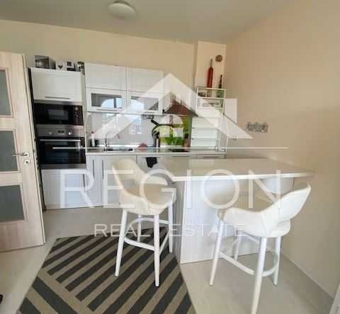 Дава се под наем Двустаен апартамент в к.к. Златни пясъци - 137 кв.м за 1200 € - Снимка #1