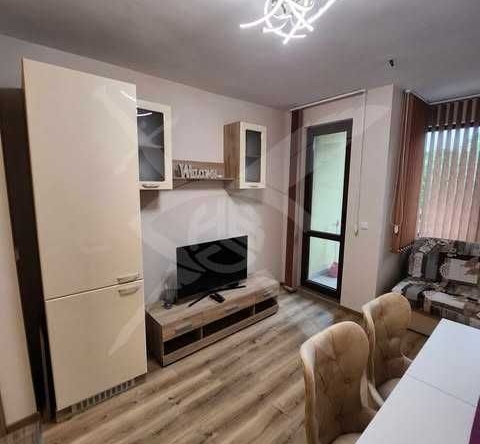 Дава се под наем Двустаен апартамент в Варна, Колхозен пазар - 60 кв.м за 500 € - Снимка #1