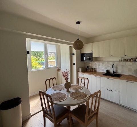 Тристаен апартамент в Бургас, Меден рудник - зона В - 90 кв.м за 1667 €/кв.м - Снимка #1