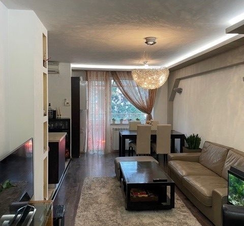 Дава се под наем Тристаен апартамент в София, Хаджи Димитър - 100 кв.м за 561 € - Снимка #1