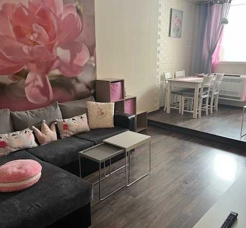 Дава се под наем Двустаен апартамент в София, Студентски град - 60 кв.м за 520 € - Снимка #1