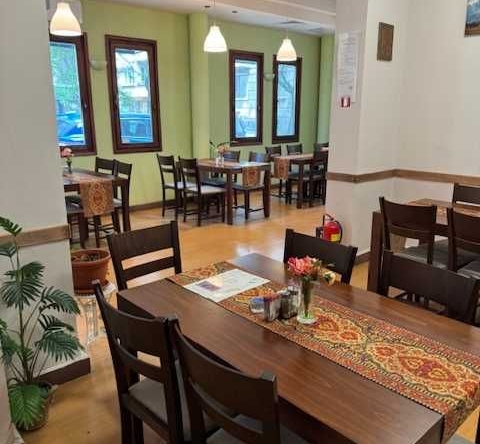 Дава се под наем Заведение в София, Център - 150 кв.м за 1500 € - Снимка #1