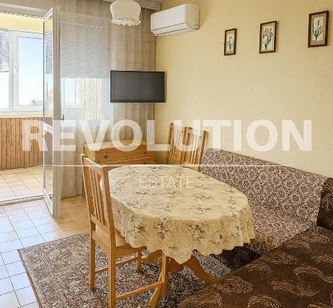 Дава се под наем Четиристаен апартамент в Варна, Автогара - 110 кв.м за 598.23 € - Снимка #1