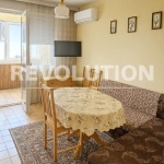 Дава се под наем Четиристаен апартамент в Варна, Автогара - 110 кв.м за 523.26 € - Снимка #1