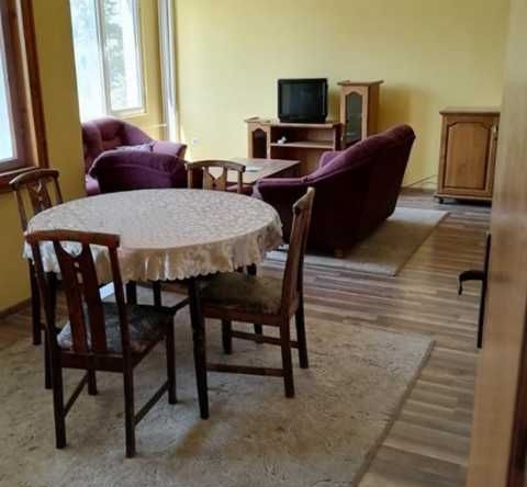 Дава се под наем Тристаен апартамент в София, Стрелбище - 103 кв.м за 573.24 € - Снимка #1