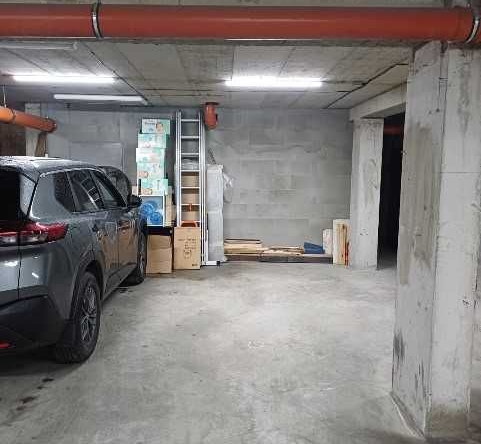 Дава се под наем Гараж / Паркомясто в Бургас, Възраждане - 8 кв.м за 102 € - Снимка #1