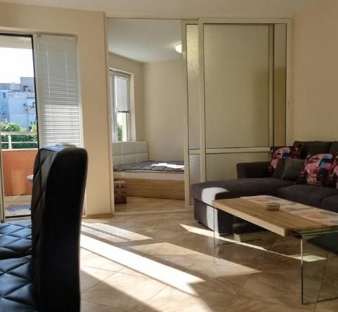 Дава се под наем Двустаен апартамент в Пловдив, Въстанически - 55 кв.м за 350 € - Снимка #1