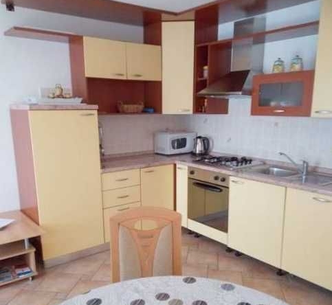 Дава се под наем Тристаен апартамент в Пловдив, Старият град - 90 кв.м за 331.5 € - Снимка #1