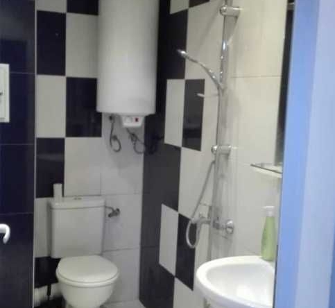 Дава се под наем Двустаен апартамент в Бургас, Меден рудник - зона А - 50 кв.м за 150 € - Снимка #1