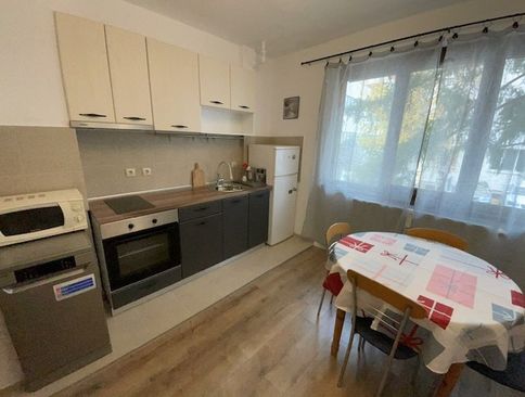 Дава се под наем Тристаен апартамент в София, Лозенец - 72 кв.м за 750 € - Снимка #1