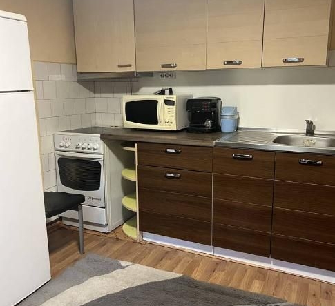 Дава се под наем Двустаен апартамент в Пловдив, Христо Смирненски - 30 кв.м за 200 € - Снимка #1